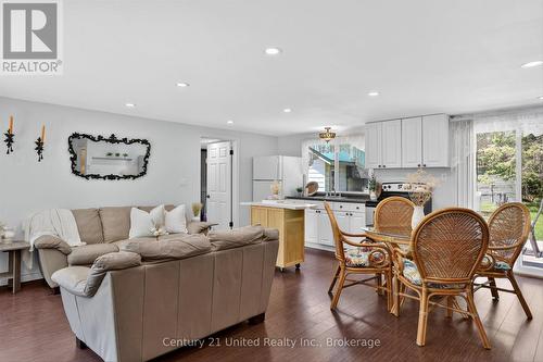 98 Lakeview Cottage Road, Kawartha Lakes (Bexley), ON - Indoor Photo Showing Living Room