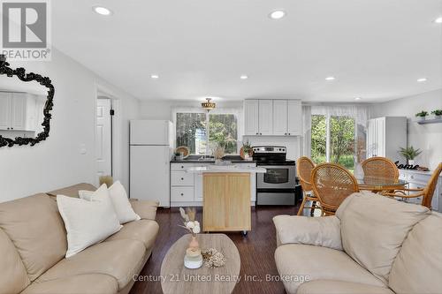 98 Lakeview Cottage Road, Kawartha Lakes (Bexley), ON - Indoor Photo Showing Living Room
