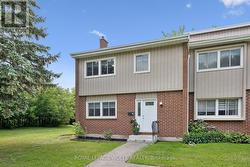 11 - 121 UNIVERSITY AVENUE E  Waterloo, ON N2J 4J1