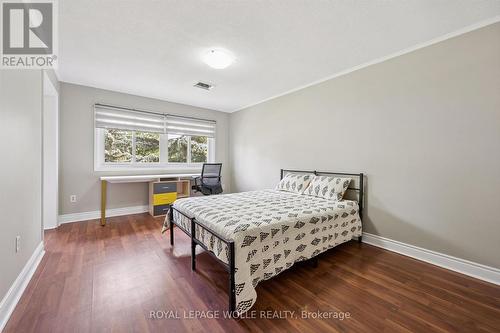 Primary Bedroom - 11 - 121 University Avenue E, Waterloo, ON - Indoor Photo Showing Bedroom