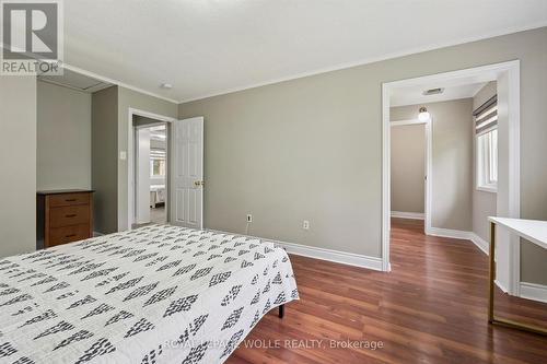 Hallway to ensuite and WIC - 11 - 121 University Avenue E, Waterloo, ON - Indoor Photo Showing Bedroom