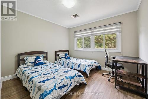 11 - 121 University Avenue E, Waterloo, ON - Indoor Photo Showing Bedroom