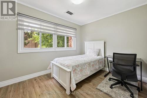 11 - 121 University Avenue E, Waterloo, ON - Indoor Photo Showing Bedroom