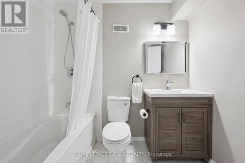 Main 4pc bath - 11 - 121 University Avenue E, Waterloo, ON - Indoor Photo Showing Bathroom