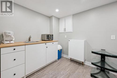 Wet Bar/Kitchenette - 11 - 121 University Avenue E, Waterloo, ON - Indoor