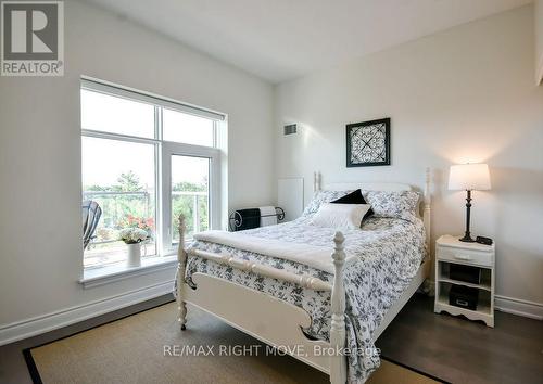 Primary Bedroom - 605 - 80 Orchard Point Road, Orillia, ON - Indoor Photo Showing Bedroom