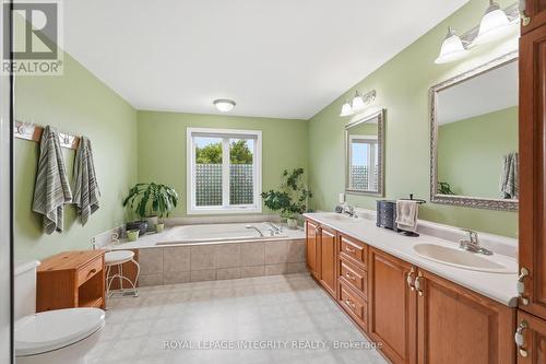 281 Frome Street, Ottawa, ON - Indoor Photo Showing Bathroom
