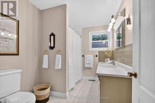 1003 St. Peter Street, Ottawa, ON - Indoor Photo Showing Bathroom