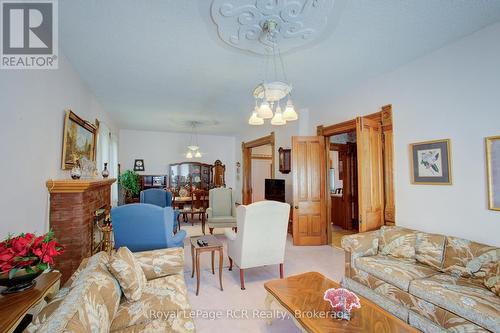 291 Elma Street E, North Perth (Listowel), ON - Indoor Photo Showing Living Room