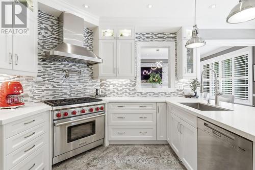 2149 Alderbrook Drive, Oakville, ON - Indoor Photo Showing Kitchen With Stainless Steel Kitchen With Upgraded Kitchen