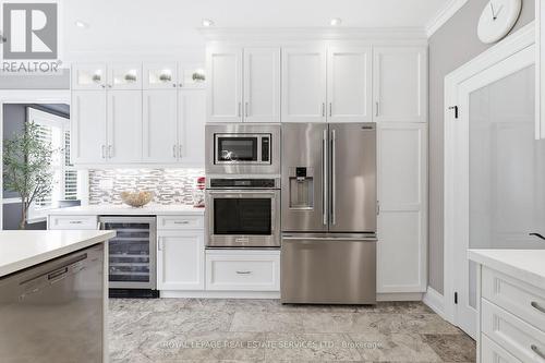 2149 Alderbrook Drive, Oakville, ON - Indoor Photo Showing Kitchen With Stainless Steel Kitchen With Upgraded Kitchen