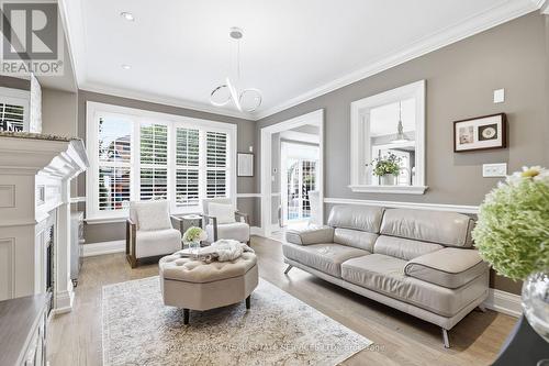 2149 Alderbrook Drive, Oakville, ON - Indoor Photo Showing Living Room