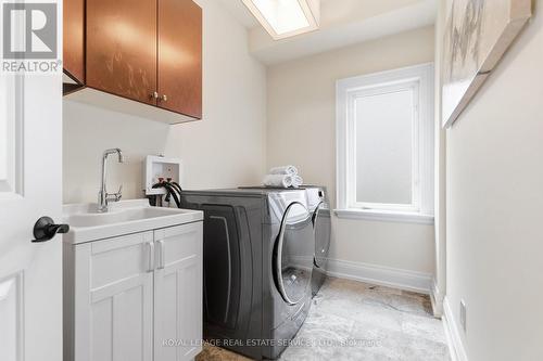 2149 Alderbrook Drive, Oakville, ON - Indoor Photo Showing Laundry Room
