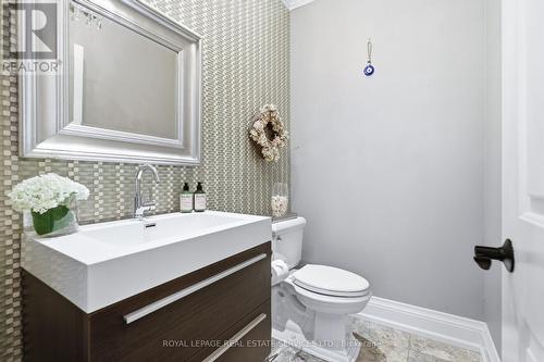 2149 Alderbrook Drive, Oakville, ON - Indoor Photo Showing Bathroom