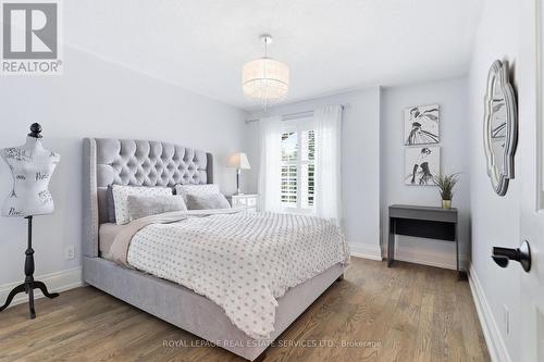 2149 Alderbrook Drive, Oakville, ON - Indoor Photo Showing Bedroom