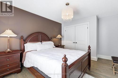 2149 Alderbrook Drive, Oakville, ON - Indoor Photo Showing Bedroom