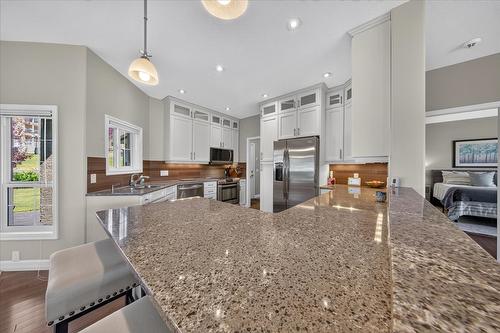 5075 Riverview Road, Fairmont Hot Springs, BC - Indoor Photo Showing Kitchen