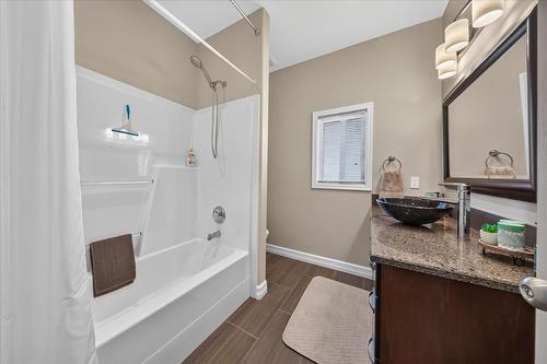 5075 Riverview Road, Fairmont Hot Springs, BC - Indoor Photo Showing Bathroom