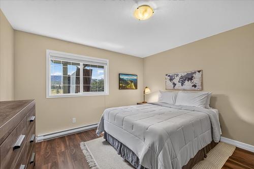 5075 Riverview Road, Fairmont Hot Springs, BC - Indoor Photo Showing Bedroom