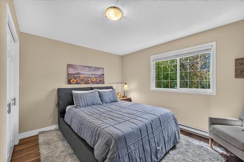 5075 Riverview Road, Fairmont Hot Springs, BC - Indoor Photo Showing Bedroom