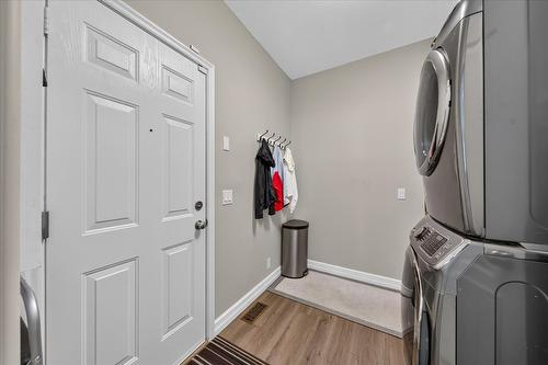 5075 Riverview Road, Fairmont Hot Springs, BC - Indoor Photo Showing Laundry Room