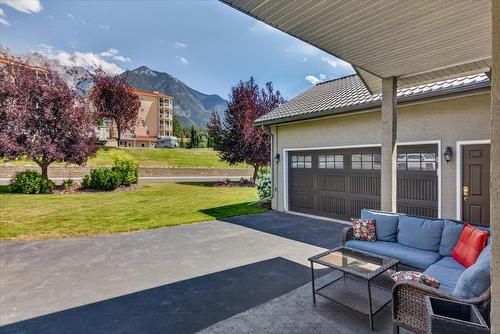 5075 Riverview Road, Fairmont Hot Springs, BC - Outdoor With Deck Patio Veranda