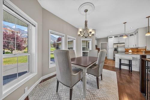 5075 Riverview Road, Fairmont Hot Springs, BC - Indoor Photo Showing Dining Room