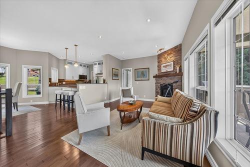 5075 Riverview Road, Fairmont Hot Springs, BC - Indoor Photo Showing Living Room With Fireplace