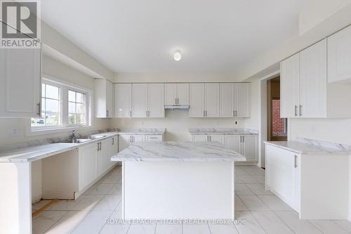 123 Cliff Thompson Crescent, Georgina, ON - Indoor Photo Showing Kitchen