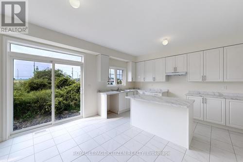 123 Cliff Thompson Crescent, Georgina, ON - Indoor Photo Showing Kitchen