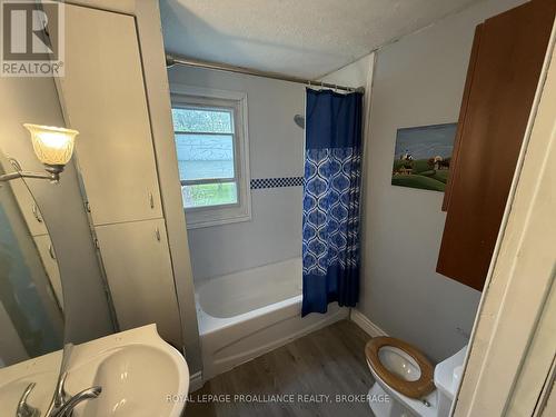 10 Potter Drive, Loyalist (Odessa), ON - Indoor Photo Showing Bathroom