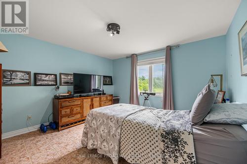 3570 Desert Lake Road, Frontenac (Frontenac South), ON - Indoor Photo Showing Bedroom