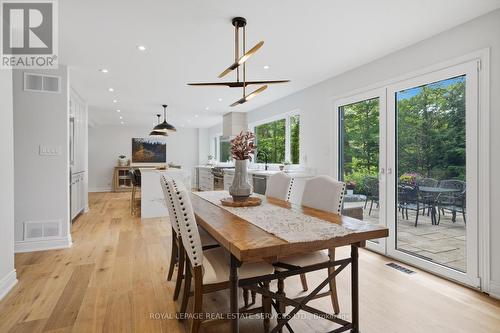 11 Regency Court, Oakville, ON - Indoor Photo Showing Dining Room