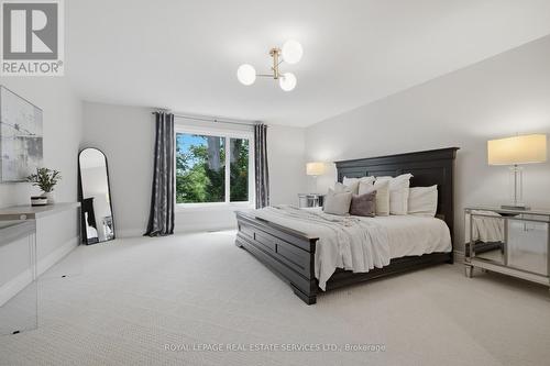 11 Regency Court, Oakville, ON - Indoor Photo Showing Bedroom