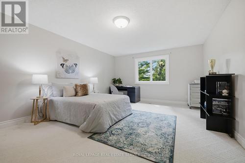 11 Regency Court, Oakville, ON - Indoor Photo Showing Bedroom