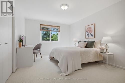 11 Regency Court, Oakville, ON - Indoor Photo Showing Bedroom