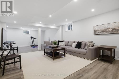 11 Regency Court, Oakville, ON - Indoor