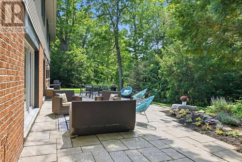 11 Regency Court, Oakville, ON - Outdoor