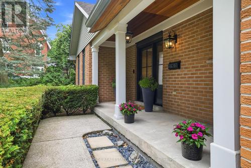 11 Regency Court, Oakville, ON - Outdoor With Exterior