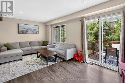 1571 Crimson Crescent, Kingston (City Northwest), ON - Indoor Photo Showing Living Room