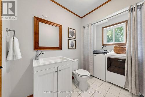 54 Dorothy Avenue, Georgina, ON - Indoor Photo Showing Bathroom