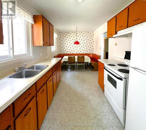 15 Resolution Crescent, Toronto, ON - Indoor Photo Showing Kitchen With Double Sink