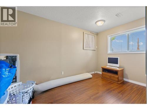 535 Curtis Road, Kelowna, BC - Indoor