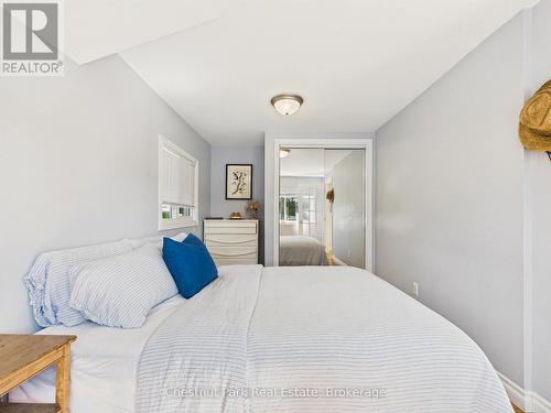 1014 Kelly Road, Lake Of Bays (Mclean), ON - Indoor Photo Showing Bedroom