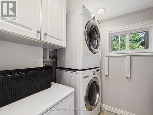 1014 Kelly Road, Lake Of Bays (Mclean), ON - Indoor Photo Showing Laundry Room