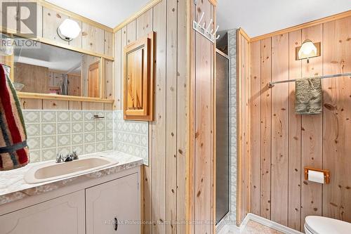 1075 Nanook Lane, Highlands East (Monmouth), ON - Indoor Photo Showing Bathroom