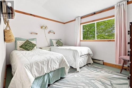 1075 Nanook Lane, Highlands East (Monmouth), ON - Indoor Photo Showing Bedroom