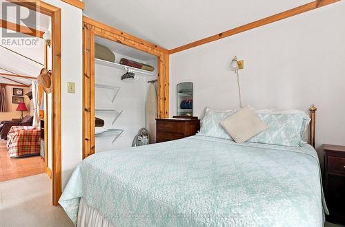 1075 Nanook Lane, Highlands East (Monmouth), ON - Indoor Photo Showing Bedroom