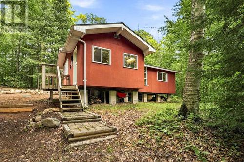 1075 Nanook Lane, Highlands East (Monmouth), ON - Outdoor