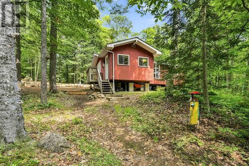 1075 Nanook Lane, Highlands East (Monmouth), ON - Outdoor